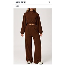Женский спортивный костюм