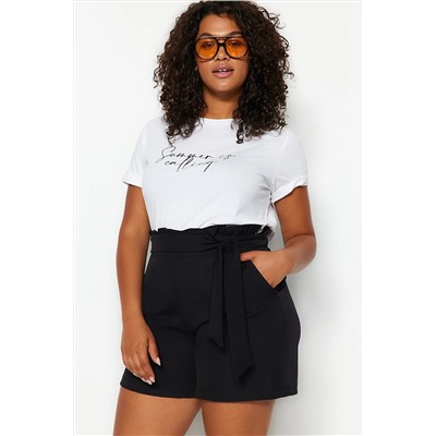 Trendyol Curve Siyah Normal Bel Finike Havuç Şort & Bermuda TBBSS23AP00018