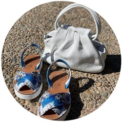 AVARCA MENORQUINA · 4393 azulon+PELLE · LUX blanco