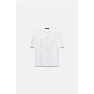 TOP WITH CONTRAST LACE TRIM