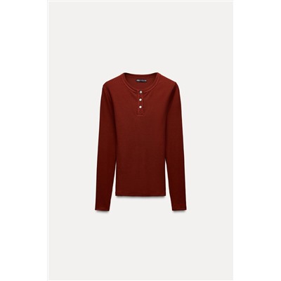 RIBBED T-SHIRT WITH BUTTONS