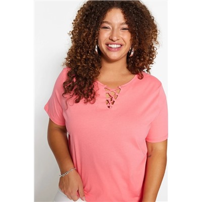 Pembe Yaka Detaylı Boyfriend Fit %100 Pamuk Örme Büyük Beden T-Shirt TBBSS22TS1027