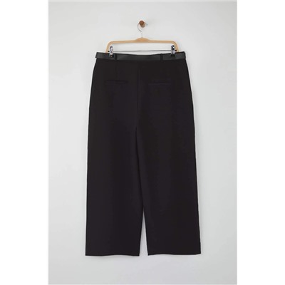 Özel Koleksiyon Siyah Wide Leg Premium Kemerli Büyük Beden Pantolon TBBAW26AR00001