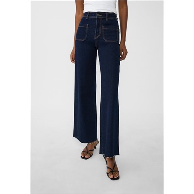 STRAIGHT-FIT JEANS WITH POCKETS
