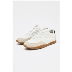CONTRAST RUNNING TRAINERS