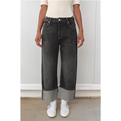 TRF STRAIGHT-LEG MID-RISE JEANS