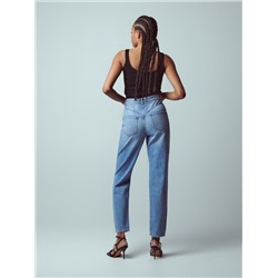 Jeans im Mom-Fit in Used-Optik
