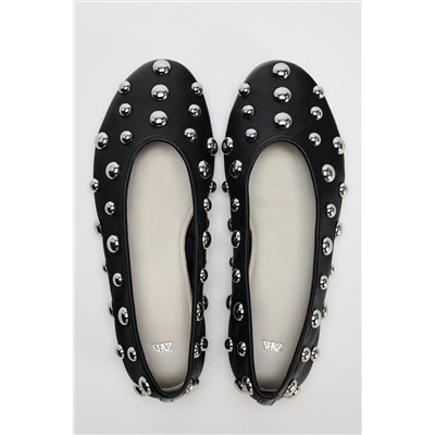 LEATHER BALLERINAS WITH STUDS