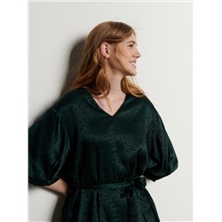 Kleid mit hohem Viskoseanteil