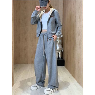 Свободный костюм из импортного трикотажа  MI*U MI*U