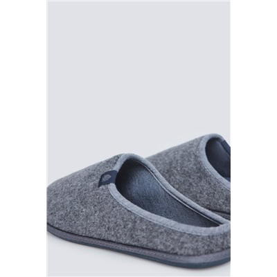 Zapatilla casa destalonada