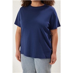 Lacivert Boyfriend Fit Yanda Çıt Çıt Detaylı %100 Pamuk Örme Büyük Beden T-shirt TBBSS24BF00000
