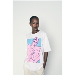 T-SHIRT WITH CONTRAST PRINT