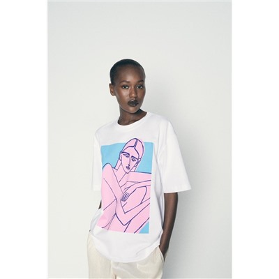 T-SHIRT WITH CONTRAST PRINT