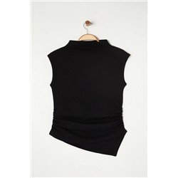 Siyah Büzgü/Drape Detaylı Fitted/Vücuda Oturan Asimetrik Örme Büyük Beden Bluz TBBSS25AF00039