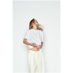 TOP WITH CONTRAST LACE TRIM