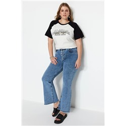 Trendyol Curve Ekru Renk Bloklu Baskılı %100 Pamuk Örme Büyük Beden T-shirt TBBSS23BF00014