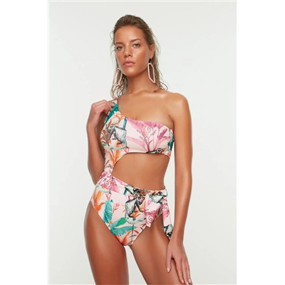 TRENDYOLMİLLA Tropikal Desenli Tek Omuz Cut Out/Pencereli Regular Mayo TBESS22MA0197