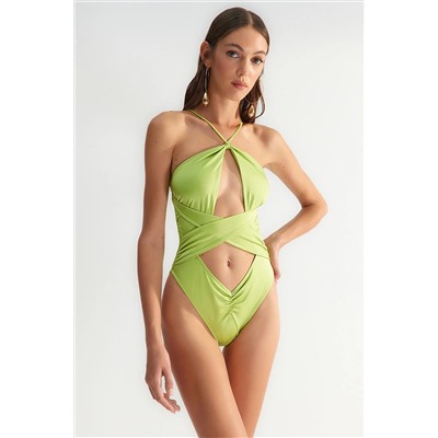 TRENDYOLMİLLA X Zeynep Tosun Açık Yeşil Pencere/Cut Out Detaylı Mayo TCLSS23MA00002