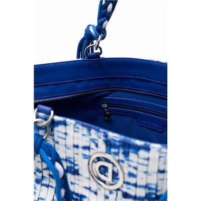 Bolso plisado con olas marinas