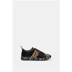 Zapatilla charol animal print