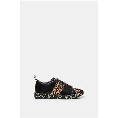 Zapatilla charol animal print