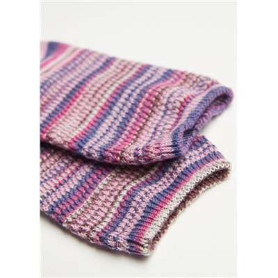 Mehrfarbige kurze Socken in Häkeloptik
