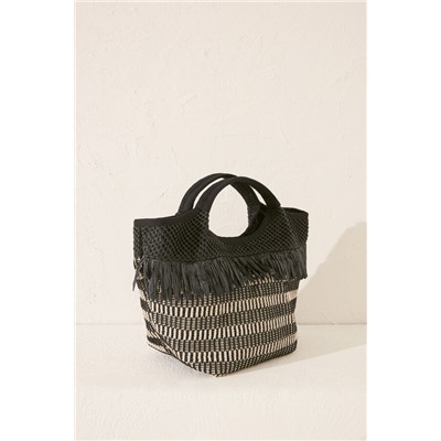 Bolso mediano rafia flecos negro