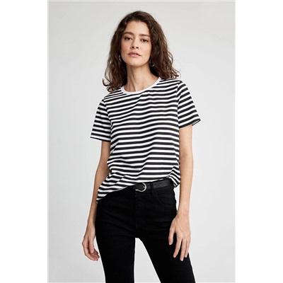 Defacto Regular Fit Bisiklet Yaka Kısa Kollu %100 Pamuk Tişört X4604AZ23SM