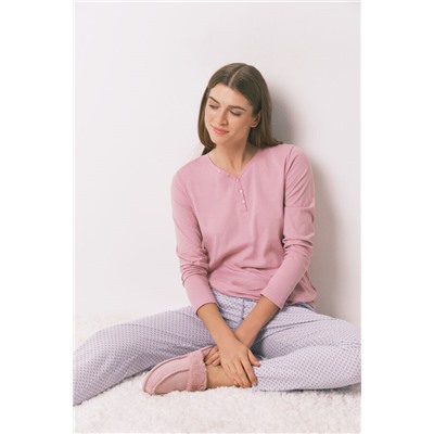 Conjunto de zapatillas, pantalón y camiseta