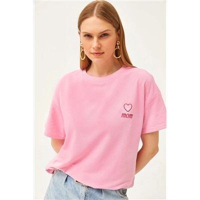 Olalook, Kadın Pembe Mom Nakışlı 2 İplik Oversize Tişört TSH-19000785