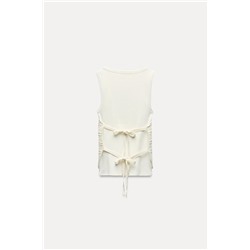 CONTRAST T-SHIRT AND VEST