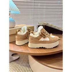 Женские кроссовки на толстой платформе  UG*G