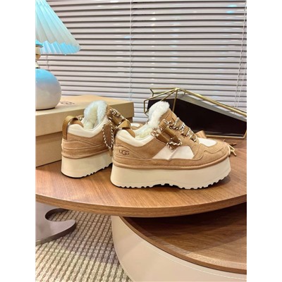 Женские кроссовки на толстой платформе  UG*G