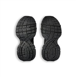 Women's 3xl Sneaker in Black