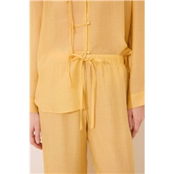 Pijama camisero largo satén amarillo