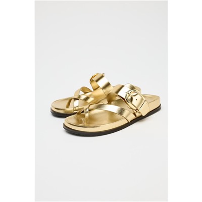 METALLIC CROSSOVER STRAP SANDALS