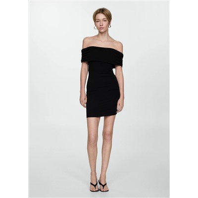 Vestido corto hombros descubiertos