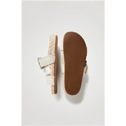 Sandalia plana de crochet