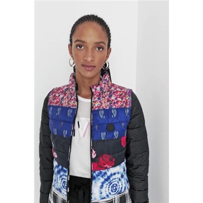 Chaqueta eco acolchada patch estampados