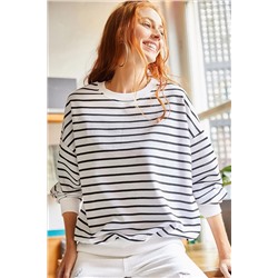 Olalook Kadın Beyaz Siyah Çizgili Basic Yumuşak Dokulu Salaş Sweatshirt SWT-19000457