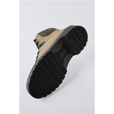 MOUNTAIN BOOTS