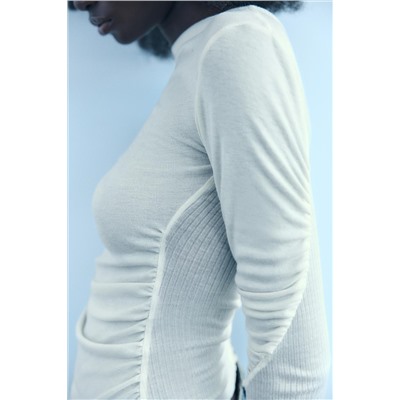 GATHERED HIGH NECK T-SHIRT