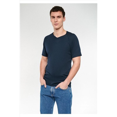 Mavi V Yaka Lacivert Basic Tişört Fitted / Vücuda Oturan Kesim 061313-25723