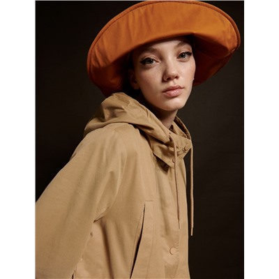 Parkajacke mit Kapuze