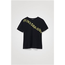 Camiseta slim cuentas estrás
