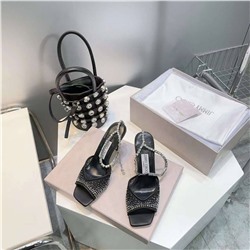 Более открытый вариант босоножек Jimmy Choo   Коллекция: Весна-Лето’24   Материалы: сетка инкрустированная кристаллами Swarovski, стелька из овечьей кожи Высота каблука: 9,5 см