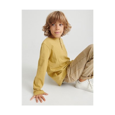 Langarmshirt aus Baumwolle mit Knöpfen