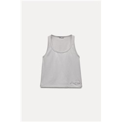 MINIMALIST SLOGAN TOP