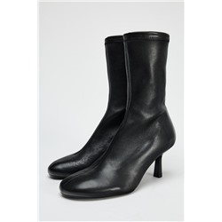 SOFT LEATHER ANKLE BOOTS